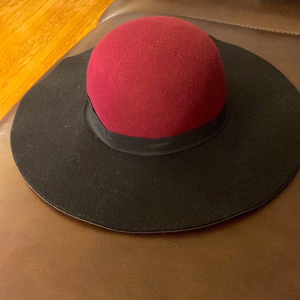 Magid Hats - Women’s black and burgundy hat. - Picture 4 of 6